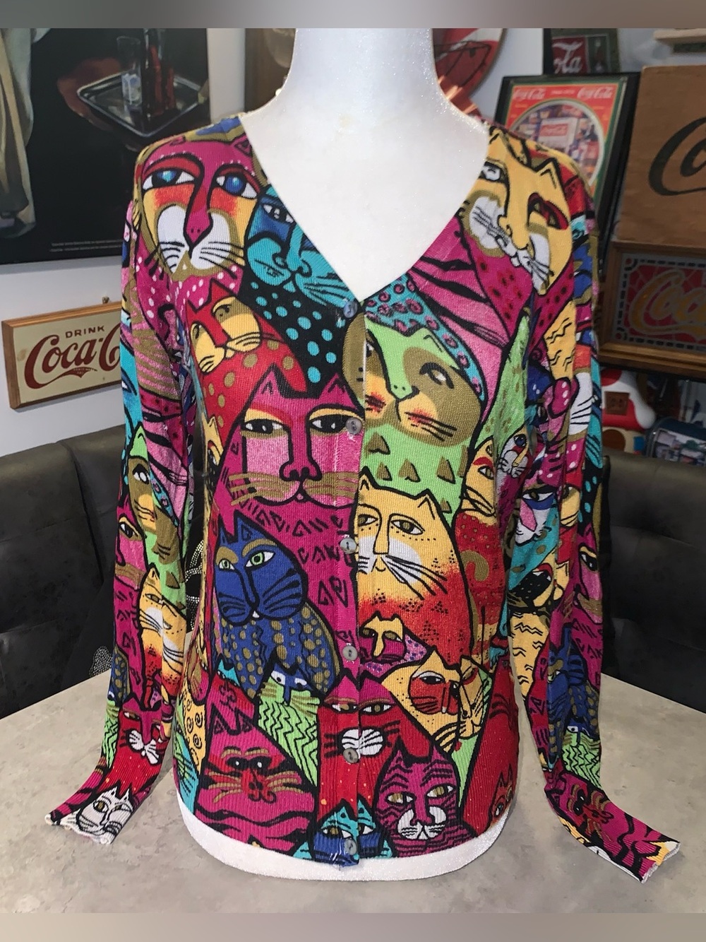 Kesacos Vibrant Multicolor Cat Print V-Neck cardigan
